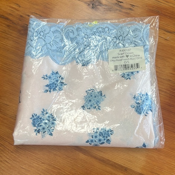 NWT We Are HAH Scarf Down Ditsy Floral French Blue White Skirt Top Head Wrap - Picture 2 of 9